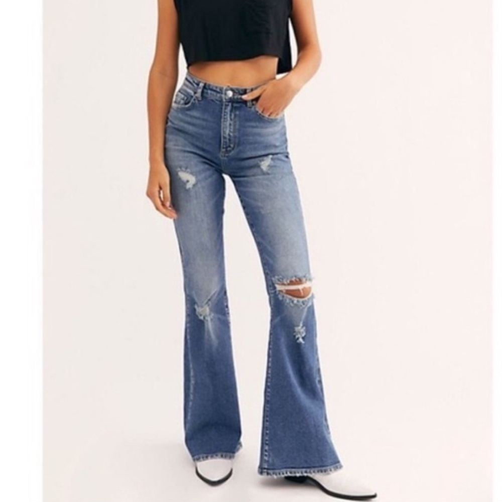 Lee Vintage Modern High Rise Flare Distressed Jeans Size 26